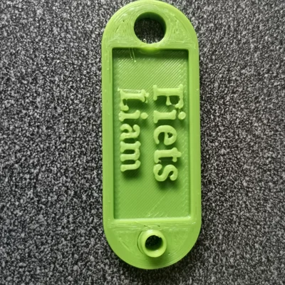 Móc khóa thẻ tên (keychain) chỉnh sửa trong Tinkercad