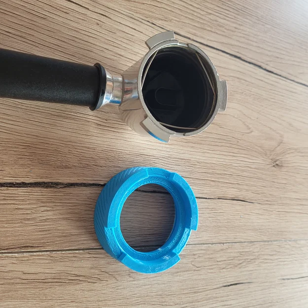 Đế phân phối bột cà phê Umikot 51mm cho máy De'Longhi EC680 - Image 4