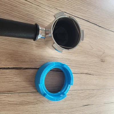 Đế phân phối bột cà phê Umikot 51mm cho máy De'Longhi EC680