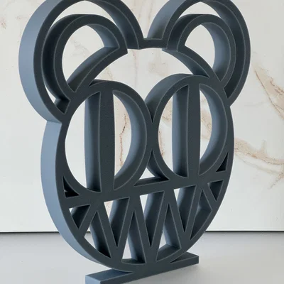 Trang trí logo gấu Radiohead dạng đứng (free-standing)