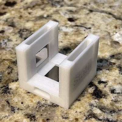 Mani-Mag – Giá đỡ nam châm làm “velvet nails”