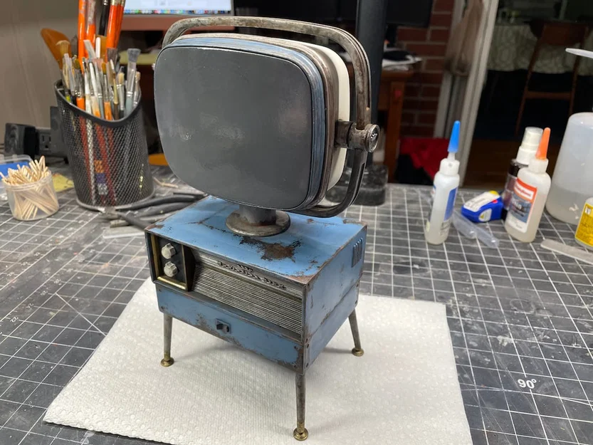 TV Radiation King Fallout tỉ lệ 1/4 (Fallout Radiation King Television 1/4 Scale) - Image 1