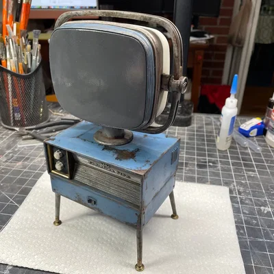 TV Radiation King Fallout tỉ lệ 1/4 (Fallout Radiation King Television 1/4 Scale)