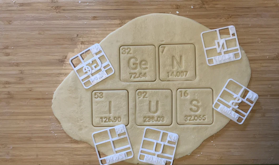 Khuôn cắt bánh quy Chemistry “GENIUS” (Periodic Table) cho trường học & làm bánh - Image 1
