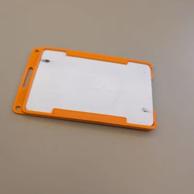 Mẫu khay đựng thẻ đeo 3D (Card holder) có lỗ xỏ dây bền bỉ