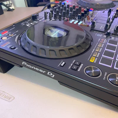 Chân đế nâng góc 7.5 độ cho Pioneer DDJ-FLX10 Controller