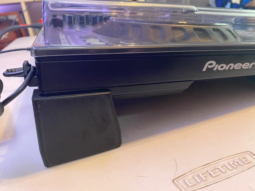 Chân đế nâng góc 7.5 độ cho Pioneer DDJ-FLX10 Controller - Image 2