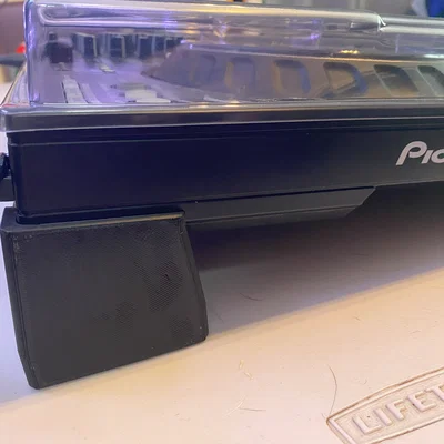 Chân đế nâng góc 7.5 độ cho Pioneer DDJ-FLX10 Controller