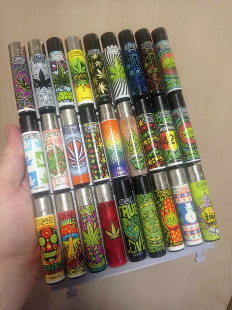 Khay treo tường đựng 9 bật lửa Clipper (Clipper holder) in 3D - Image 1