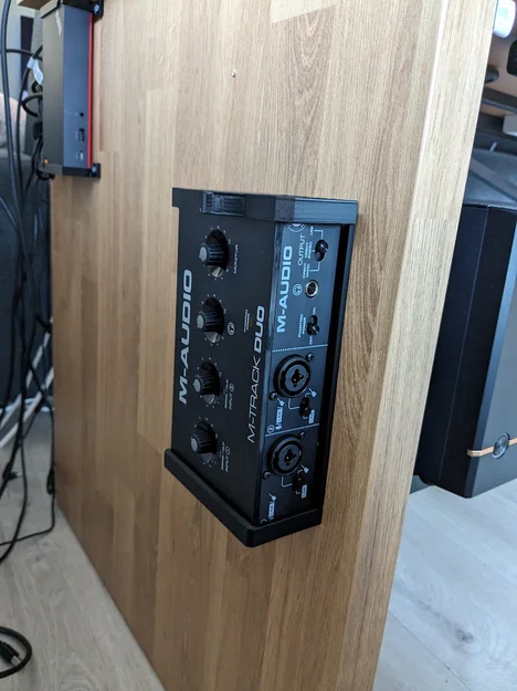 Mount treo/bắt bàn cho M-audio M-track Duo - Image 1