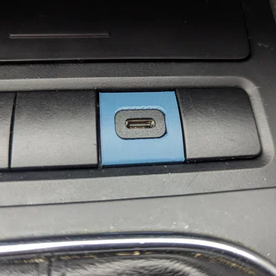 Adapter gắn cổng USB-C cho headunit VW Golf MK6