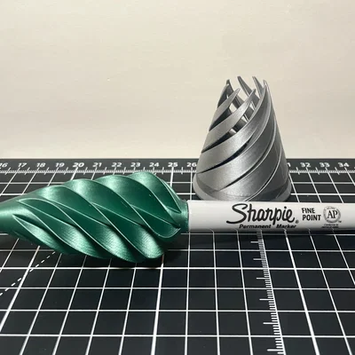 Nắp bút và đế cắm bút Sharpie hình xoắn ốc in 3D độc đáo