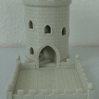 Gotik Dice Tower (Tháp Đổ Xúc Xắc Gotik)