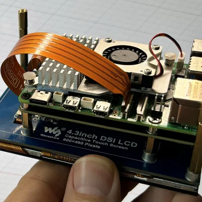 Vỏ case cho Raspberry Pi 5 kèm màn hình 4.3" và SSD NVMe 2TB