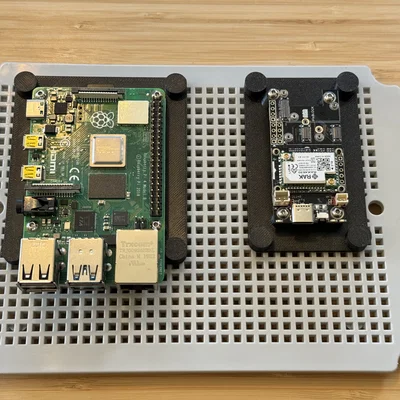 Ngàm gắn RAK19007 + Rasberry Pi 4 cho hộp ngoài trời
