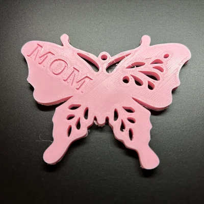 Móc khóa hình bướm khắc chữ MOM - Quà tặng ý nghĩa cho ngày của Mẹ