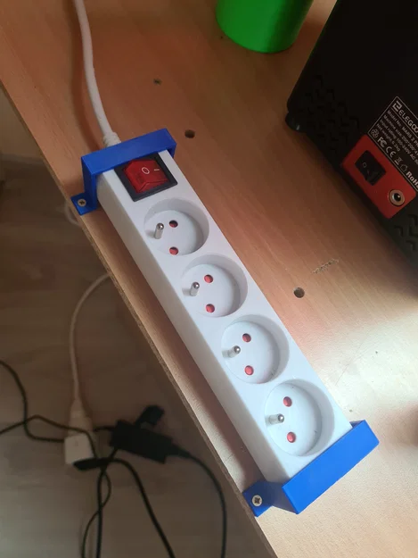 Ngàm cố định ổ cắm điện đa năng (Fixation pour multiprise) 3D - Image 1