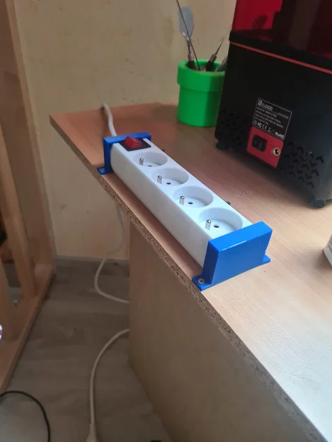 Ngàm cố định ổ cắm điện đa năng (Fixation pour multiprise) 3D - Image 3