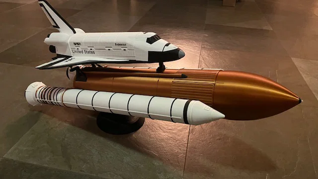 Sàn dưới và mũi Space Shuttle Endeavour (bản mới) - Image 2