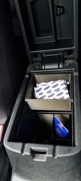 Khay hộc trung tâm cho Mitsubishu Outlander PHEV - Image 1