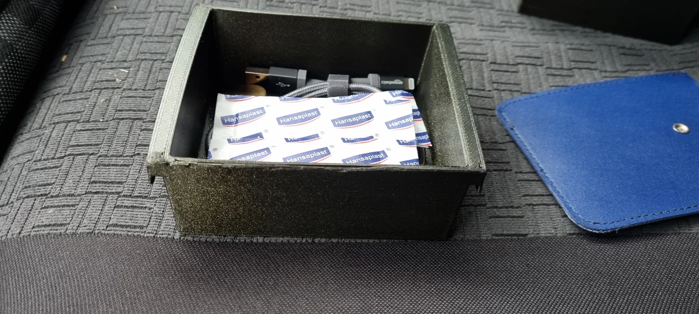 Khay hộc trung tâm cho Mitsubishu Outlander PHEV - Image 2