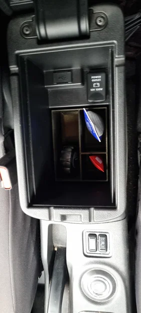 Khay hộc trung tâm cho Mitsubishu Outlander PHEV - Image 5