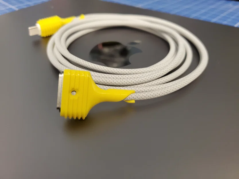 Bảo vệ cáp Apple MagSafe 3 cho MacBook Air M2 2022 (Strain Relief) - Image 3