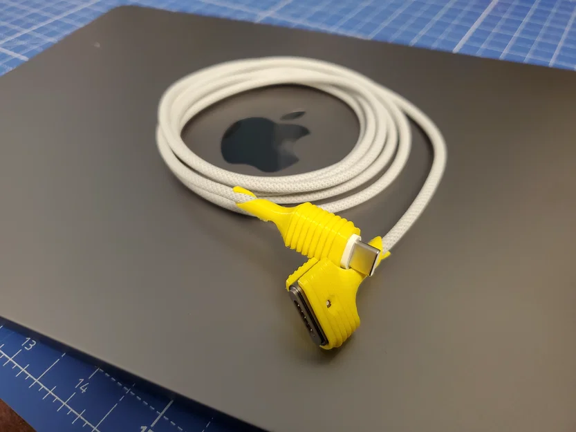 Bảo vệ cáp Apple MagSafe 3 cho MacBook Air M2 2022 (Strain Relief) - Image 4