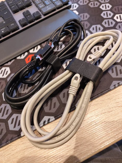 Kẹp cố định dây mạng RJ45 giúp bàn làm việc gọn gàng - Image 1