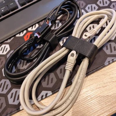 Kẹp cố định dây mạng RJ45 giúp bàn làm việc gọn gàng