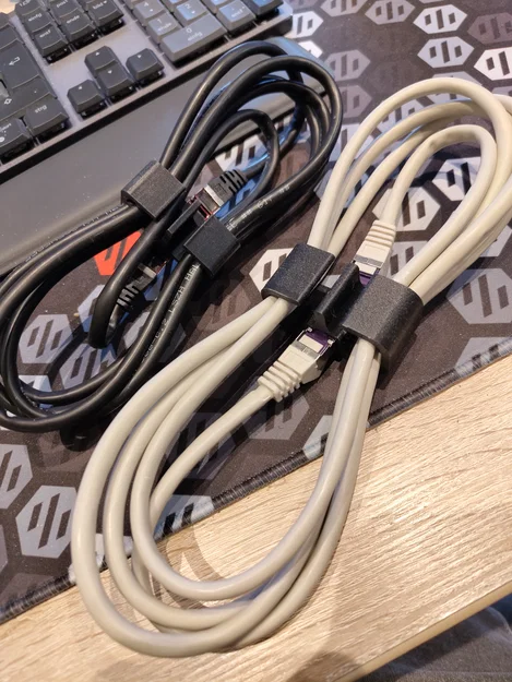 Kẹp cố định dây mạng RJ45 giúp bàn làm việc gọn gàng - Image 2