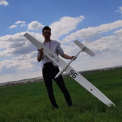 Tàu lượn RC Cirrus chạy động cơ (Cirrus RC powered glider)