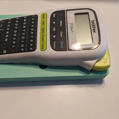 Giá đỡ máy in nhãn Brother P-Touch PT-H110 chuẩn Gridfinity