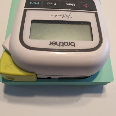 Giá đỡ máy in nhãn Brother P-Touch PT-H110 chuẩn Gridfinity