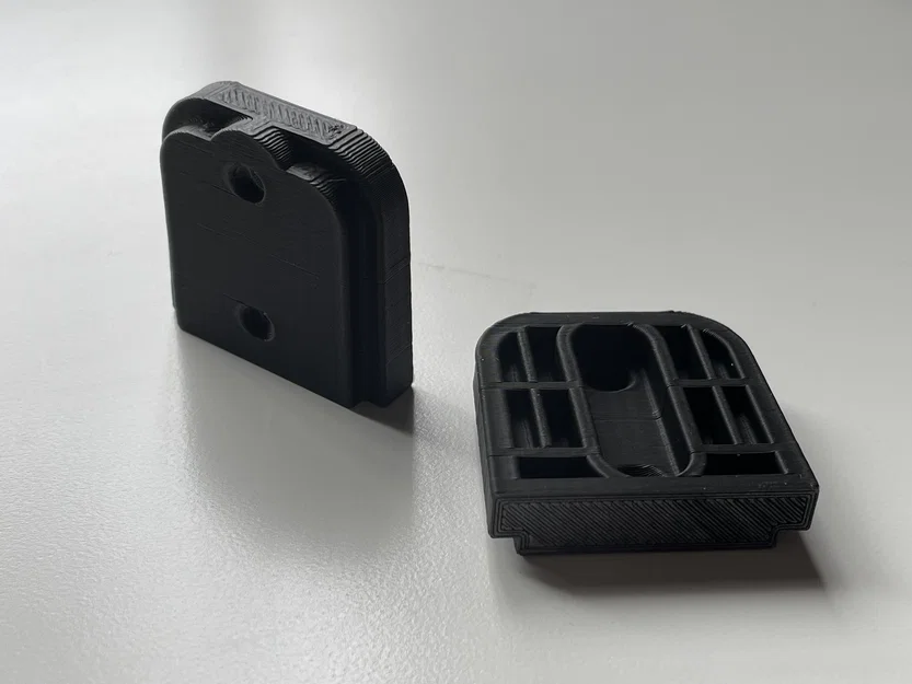 Giá đỡ tường (Wall Bracket) cho cổng cuốn chặn em bé/thú cưng - Image 1