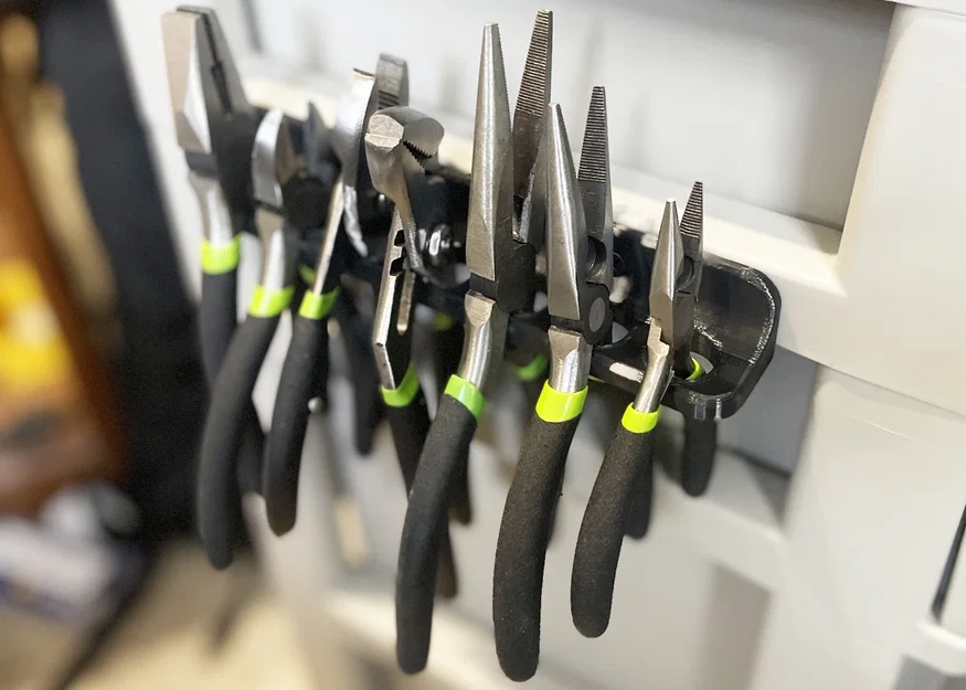 Giá Treo Tường Kìm 7 Khe (7-Slot Plier Wall Mount) - Image 1