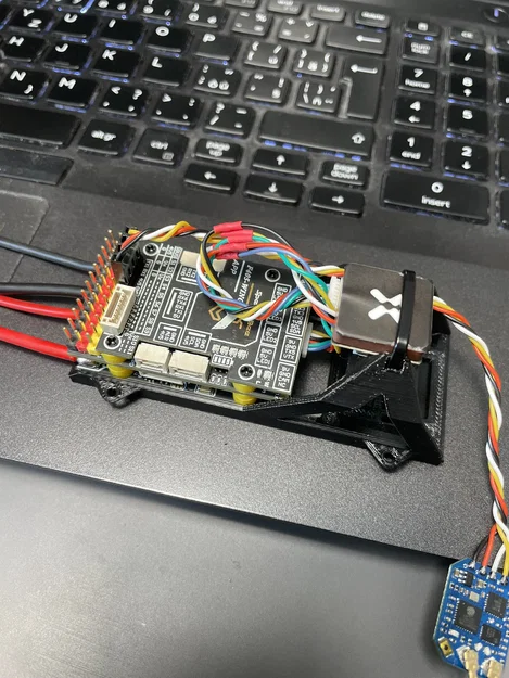 Khung giữ đa năng SpeedyBee F405 Wing (Mount GPS & Receiver) - Image 2