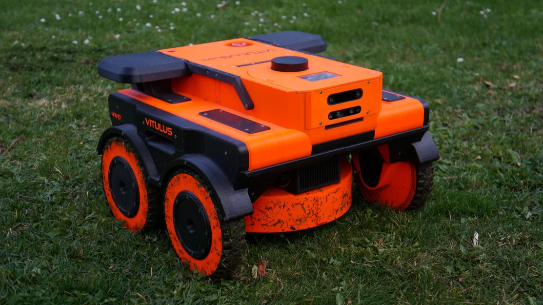 VITULUS – Robot cắt cỏ tự hành (Robotic Lawn Mower) in 3D - Image 1