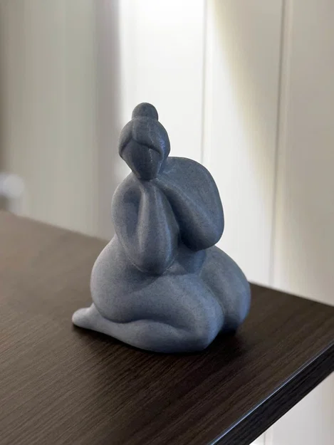 Tượng trang trí người phụ nữ (Curvy Woman Figurine) - In 3D nghệ thuật - Image 1