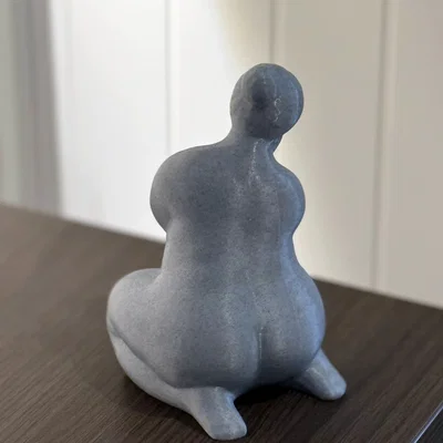Tượng trang trí người phụ nữ (Curvy Woman Figurine) - In 3D nghệ thuật