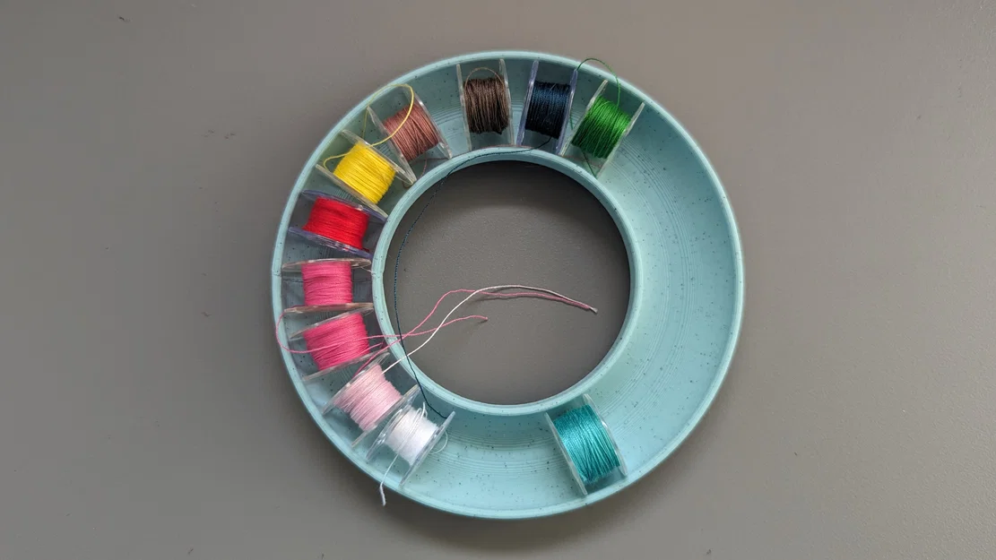 Khay Sắp Xếp Suốt Chỉ (Bobbin Spool Organizer) In 3D Tiện Lợi - Image 2