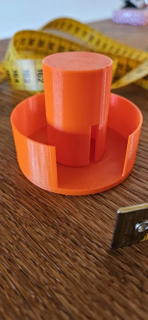 Dụng cụ cuộn thước dây may vá (Tape measure reel) – Nähen Massbandaufroller - Image 2
