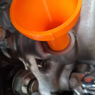 Phễu châm dầu xe máy Honda (Honda motorcycle oil funnel)