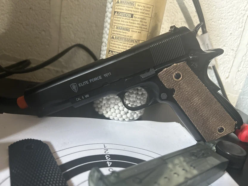 Tay cầm ốp sườn vân nhám cho Airsoft Elite Force 1911 (Grips) - Image 2