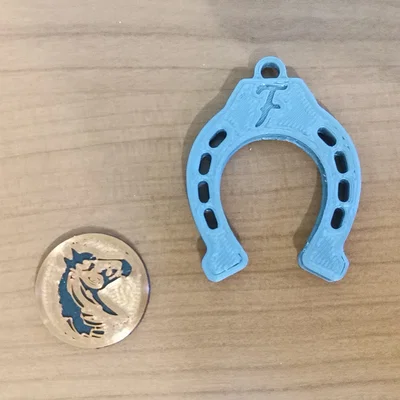 Móc khóa và đồng xu mở xe đẩy hình móng ngựa in 3D độc đáo