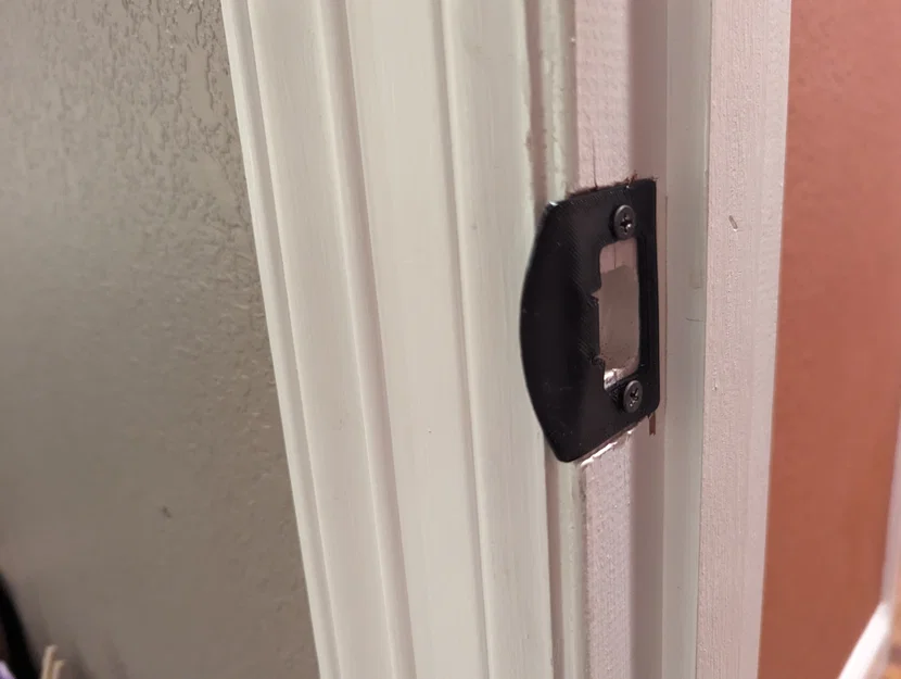 Miếng strike plate cửa trong nhà (Interior Door Strike Plate) - Image 1