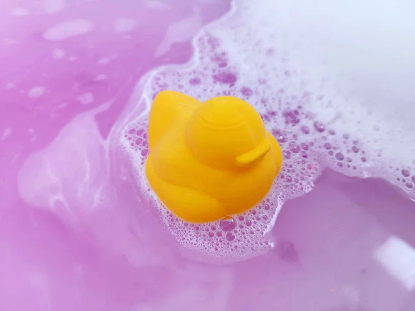 Mô hình chú vịt vàng Bathtub Duck đáng yêu cho bé - Image 1