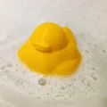 Mô hình chú vịt vàng Bathtub Duck đáng yêu cho bé - Thumbnail 3