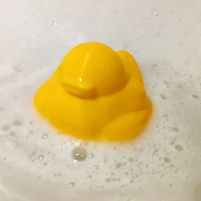 Mô hình chú vịt vàng Bathtub Duck đáng yêu cho bé