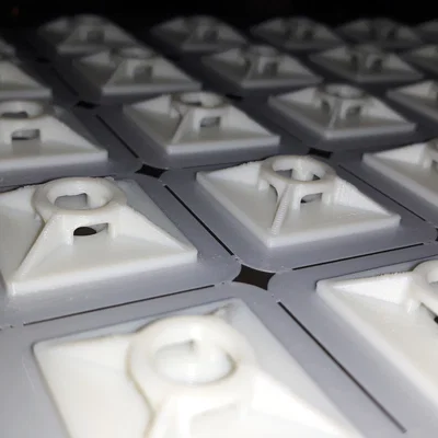 Đế kẹp cố định dây cáp (Cable clip) - Giải pháp quản lý dây gọn gàng